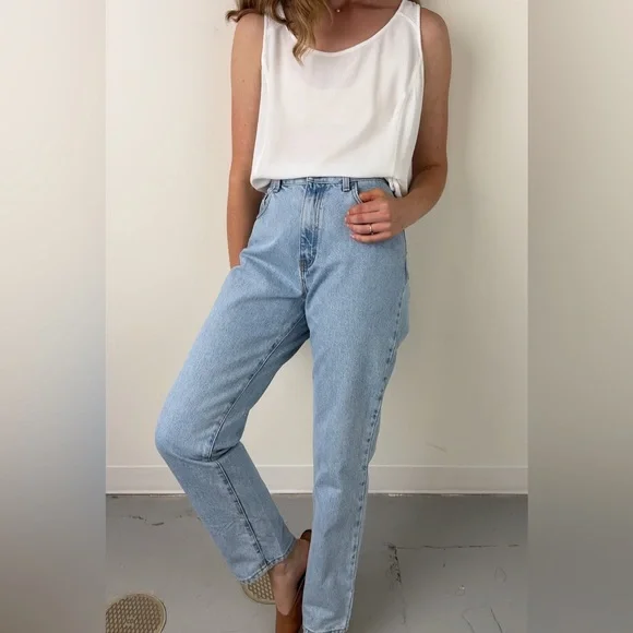 Vintage CK Calvin Klein SIZE 4 blue high rise tapered jeans - Picture 3 of 10